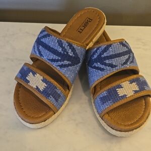 Born Women's Blue and Tan Sandals